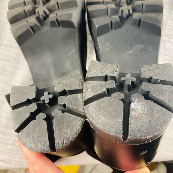 Wild Pair Margo Black Faux Suede Lug Sole Chunky Heeled Ankle Boots 10 Goth Punk - Picture 8 of 10